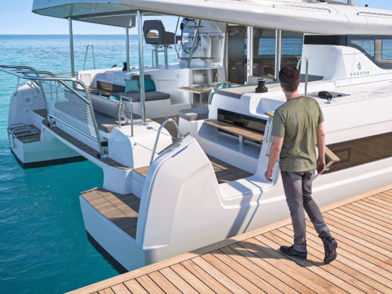 Hire Catamaran Lagoon with a boat licence