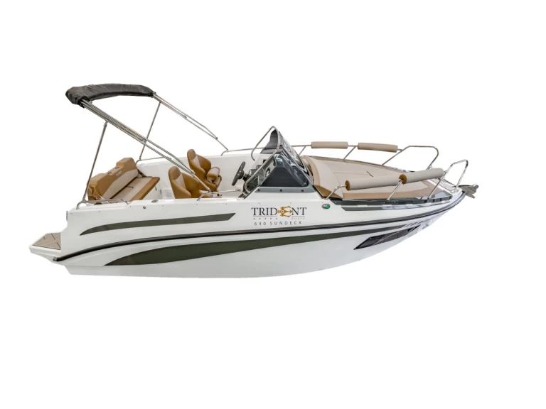 Motorboat hire in Sant Antoni de Portmany - trident 640 SUNDECK