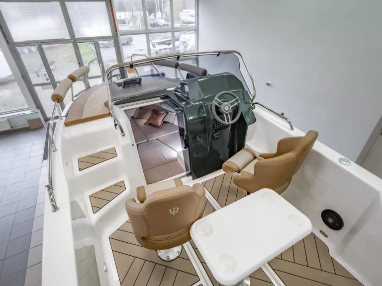 Charter a trident 640 SUNDECK in Sant Antoni de Portmany on Samboat