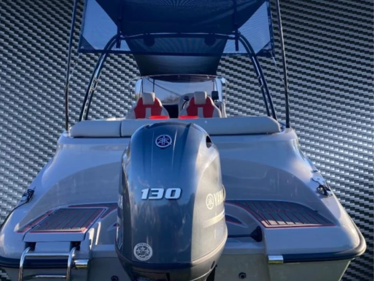 Hire a FEMIS AQUA 620 SPORT Port de Pollença