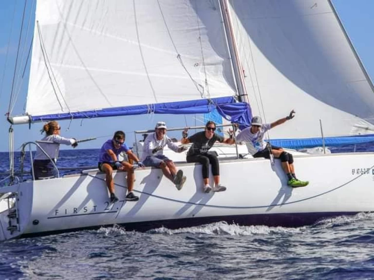 Bénéteau First 27.7 charter bareboat or skippered in  Moraira