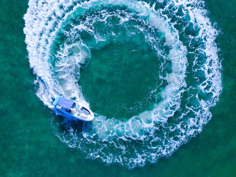 Motorboat to hire Miami at the best price