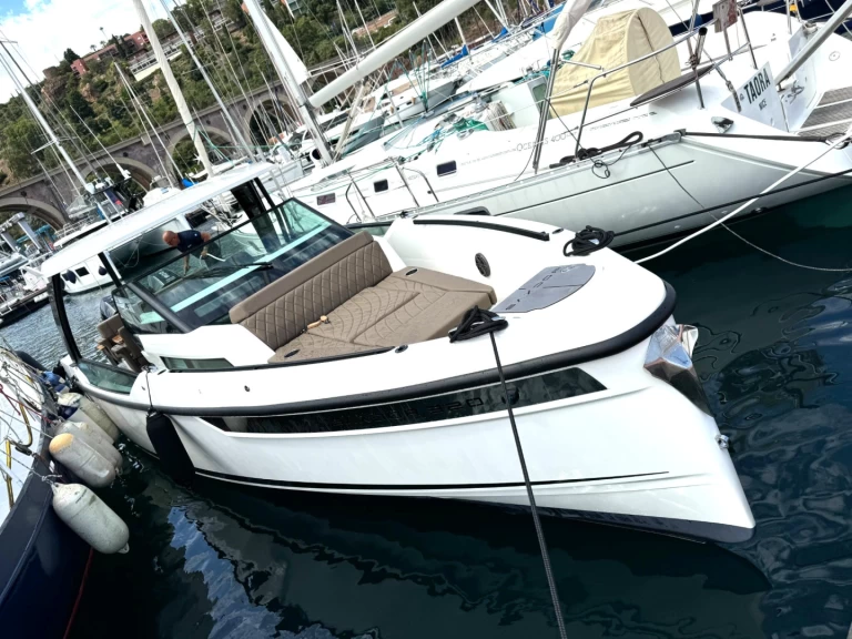 Hire a Saxdor Saxdor 320 GTO Port de la Rague