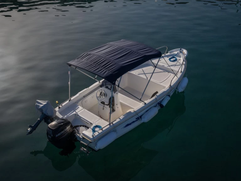 Charter a Euro marine Aiolos 500 in Zakynthos on Samboat