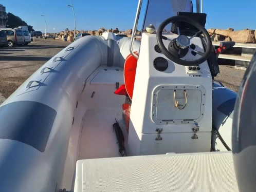 Yacht charter Le Pradet - Pneumatiques  Apex A15 on SamBoat