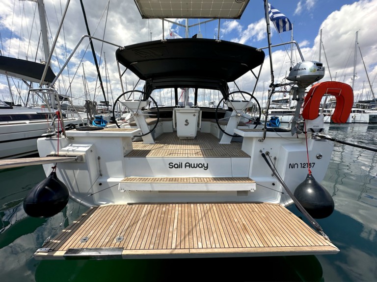 Sailboat hire in Alimos - Bénéteau Oceanis 46.1