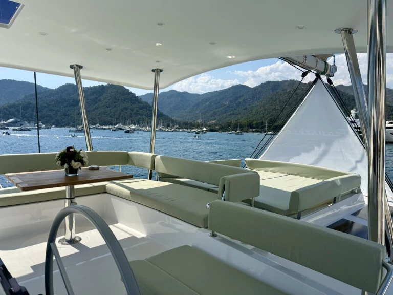Hire Catamaran Bali with a boat licence