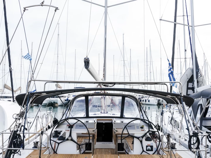 Hire Sailboat Bavaria with a boat licence