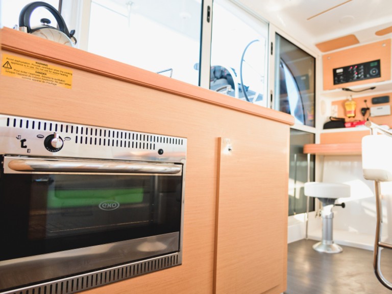 Hire a Lagoon Lagoon 380 Lefkáda