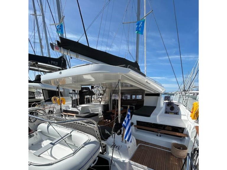 Charter a Lagoon Lagoon 43  in Alimos on Samboat