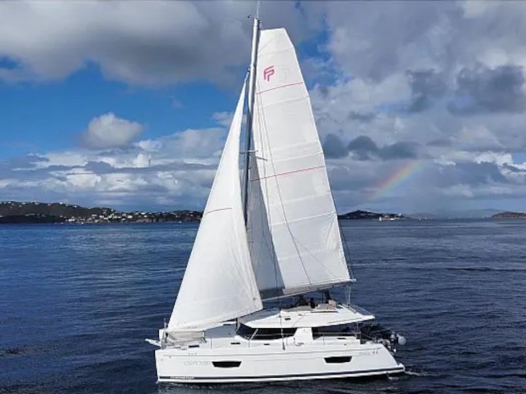 Hire Catamaran Fountaine Pajot with a boat licence