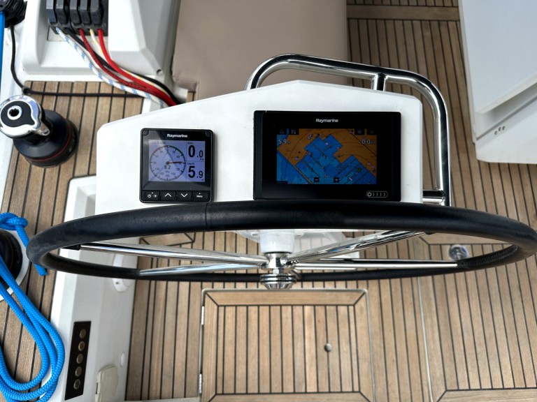 Charter a Bénéteau Oceanis 46.1 in Alimos on Samboat