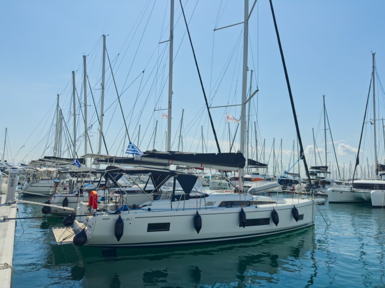 Hire Sailboat with or without skipper Bénéteau Alimos