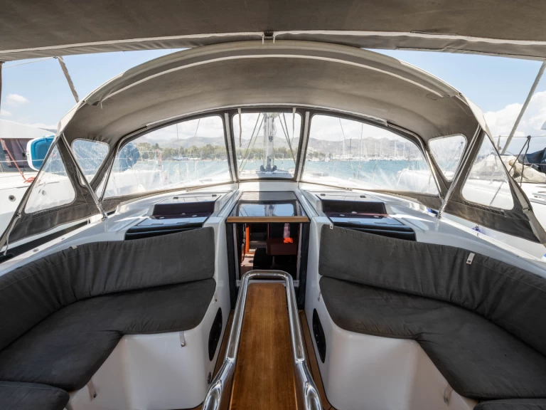 Hire a Hanse Hanse 455 Néa Péramos