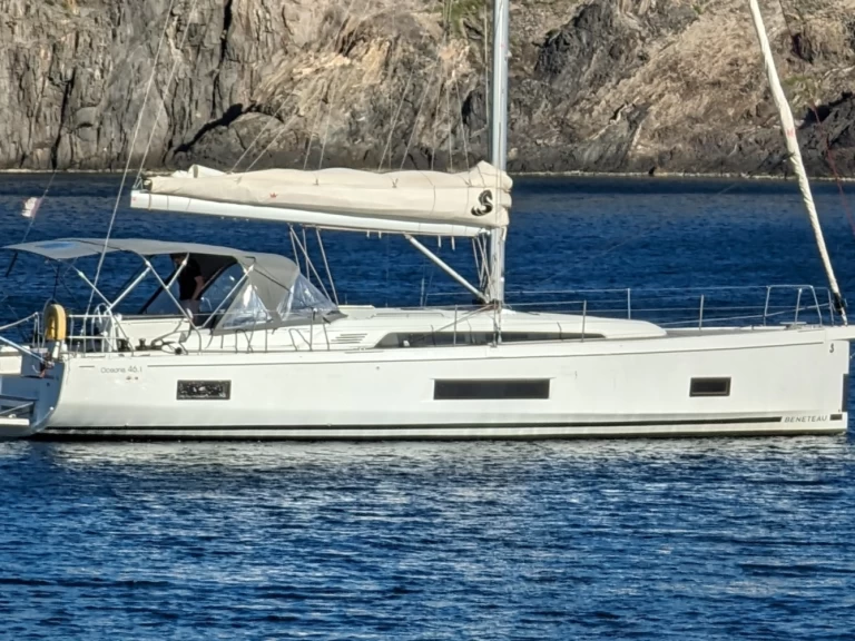 Hire Sailboat with or without skipper Bénéteau Saint-Cyprien