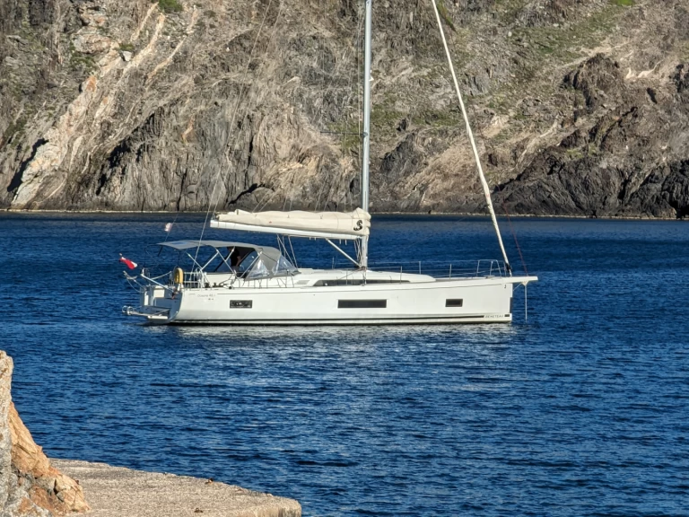 Hire Sailboat Bénéteau with a boat licence