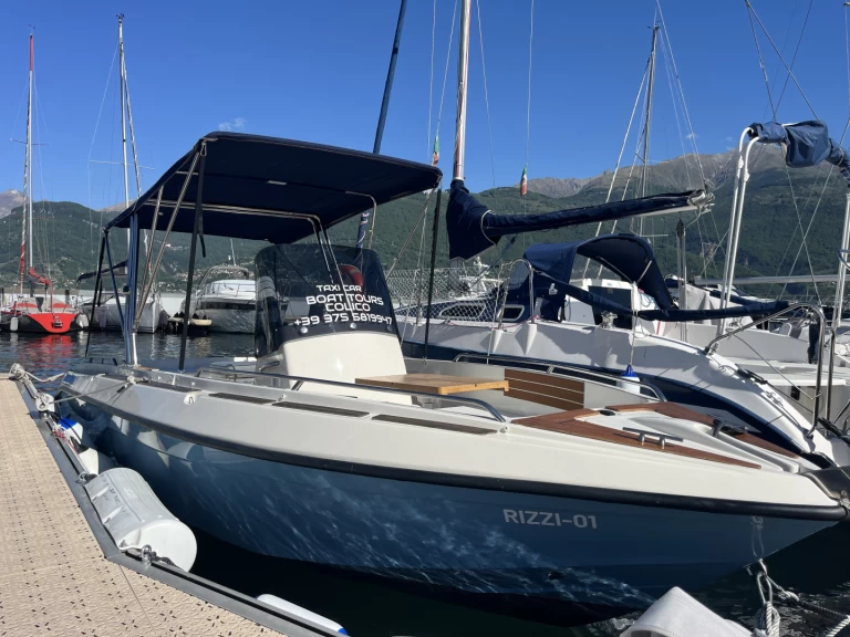Motorboat to hire Colico at the best price