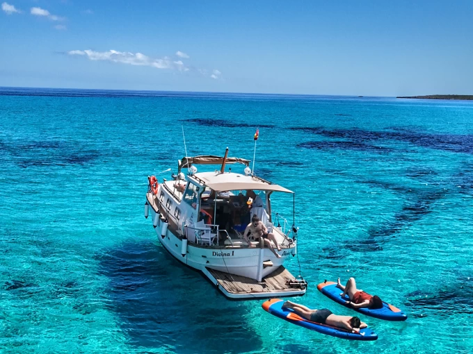 Hire a Llaut Menorquin  DIVINA I Mahón