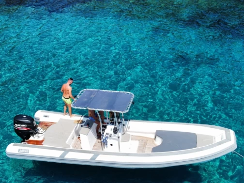 Hire RIB Sea Water with a boat licence