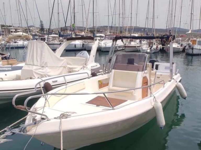 Yacht charter Salerno - Terminal Boat 21 Freestyle on SamBoat