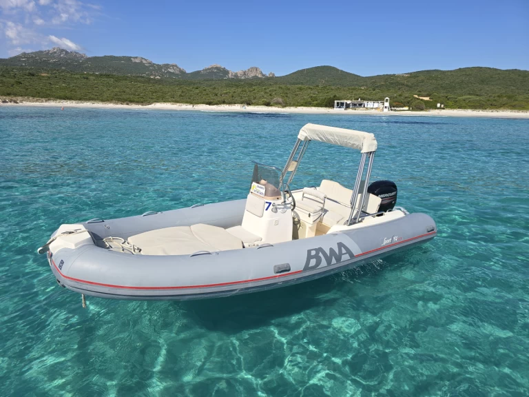 Hire RIB Bwa with a boat licence