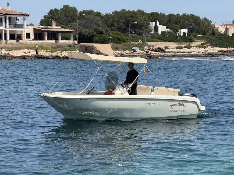 Yacht charter s'Estanyol de Migjorn - Invictus  Invictus 190 FX on SamBoat