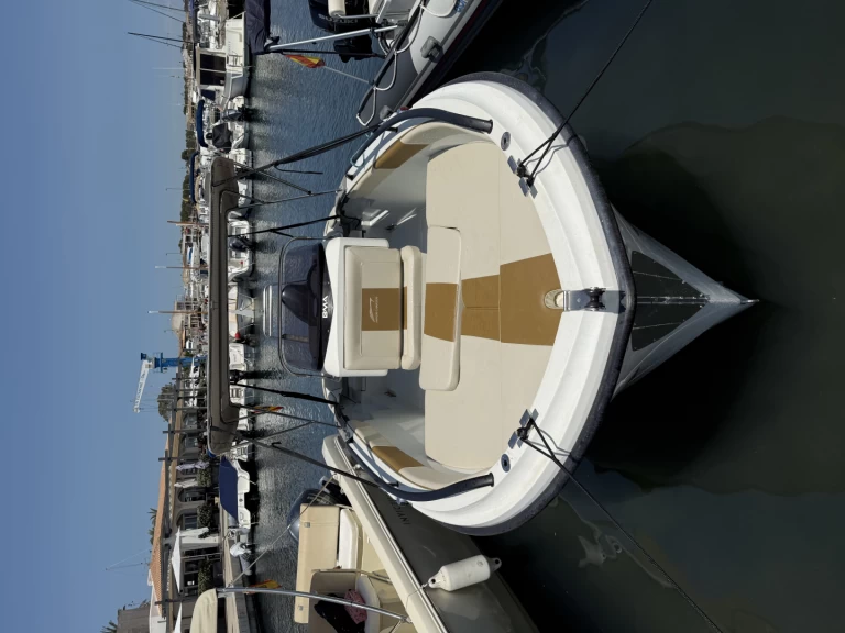 Motorboat to hire Club Nautico S'Estanyol at the best price