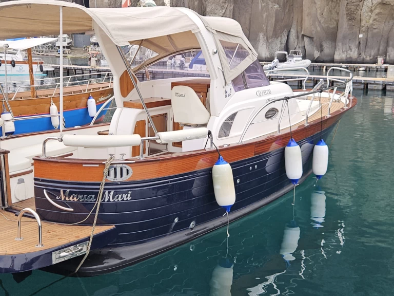 Charter a Mimi Scirocco 850 sport  in Piano di Sorrento on Samboat