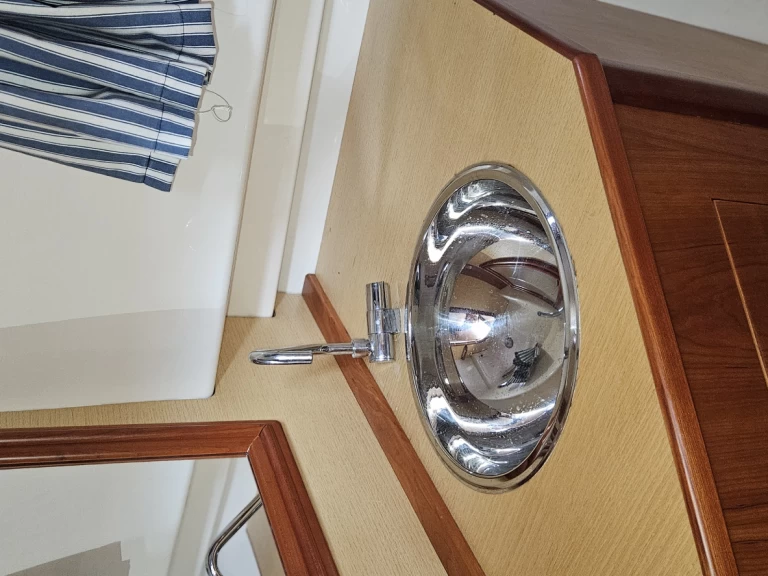 Hire Motorboat Mimi with a boat licence