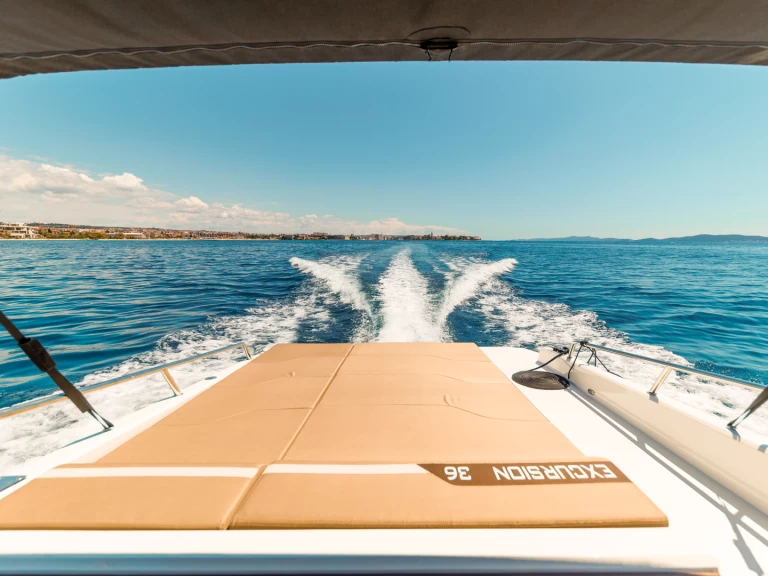 Hire Motorboat Mercan with a boat licence