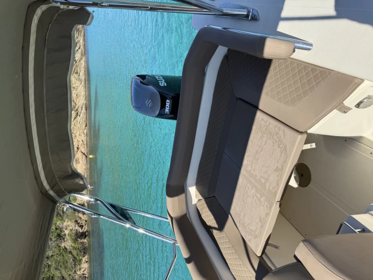 Yacht hire Gapeau cheap Lomac 600 IN