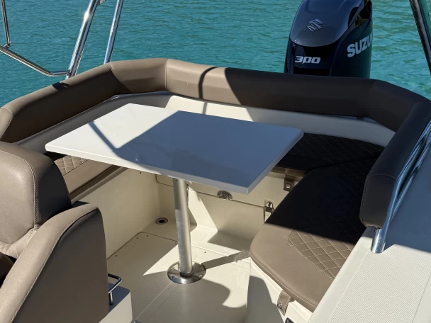 Hire a Lomac Lomac 600 IN Gapeau