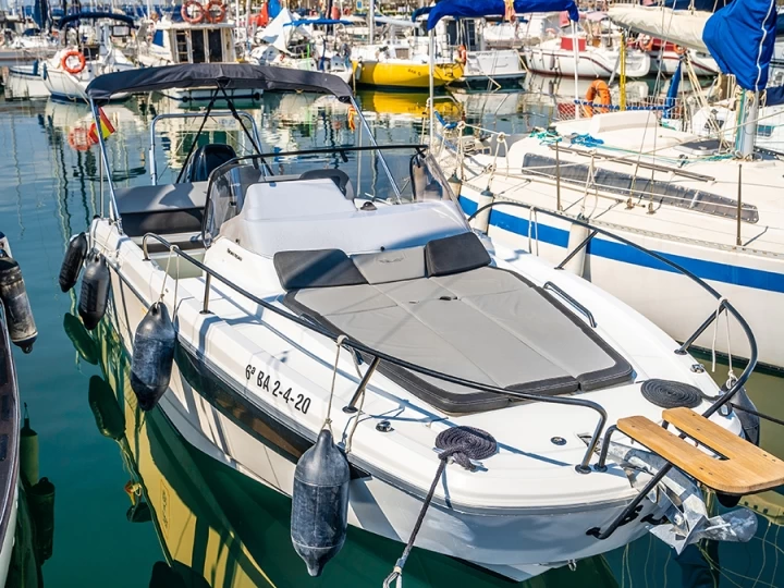 Hire Motorboat with or without skipper Bénéteau Mataró