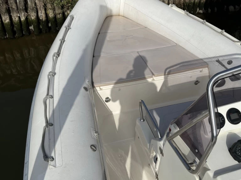 Hire RIB clubman with a boat licence