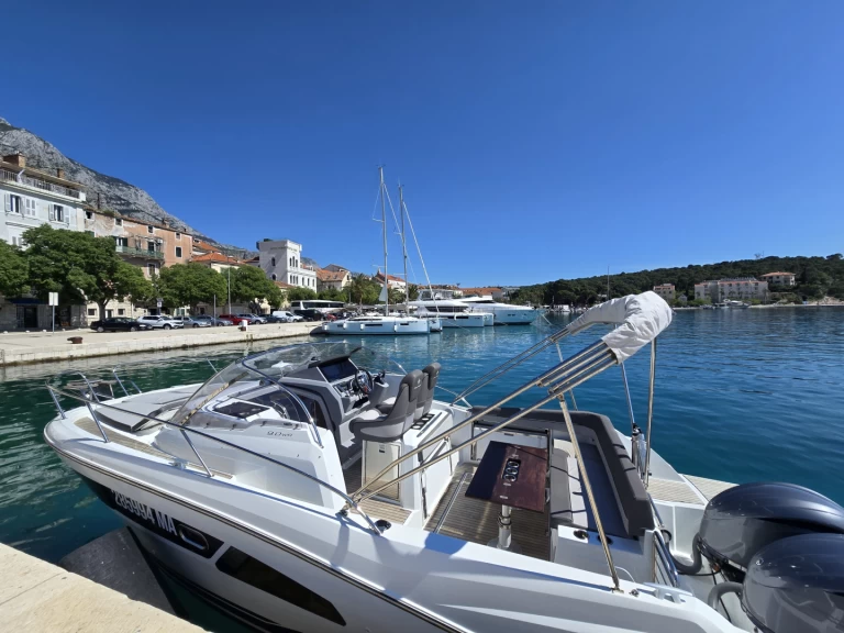 Motorboat to hire Makarska at the best price