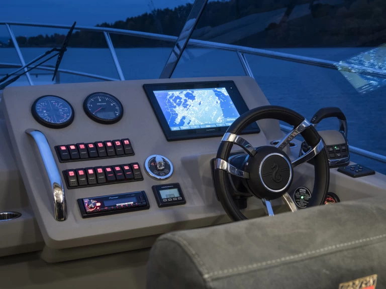 Hire a Marex 310 Gouvia