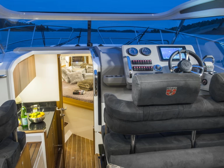 Yacht hire Gouvia cheap 310