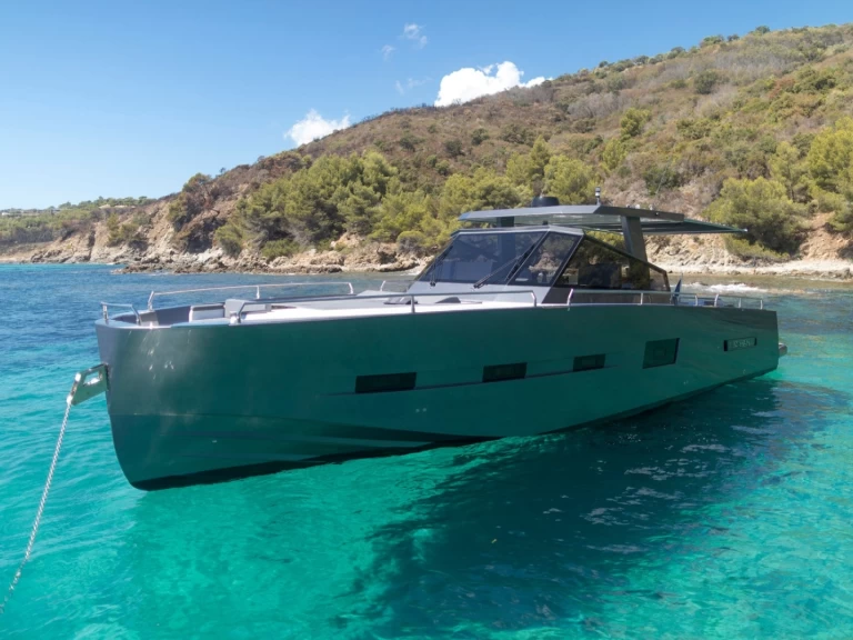 Charter a MED YACHT  Med Yacht 52 in Marine de Sant'Ambrogio on Samboat