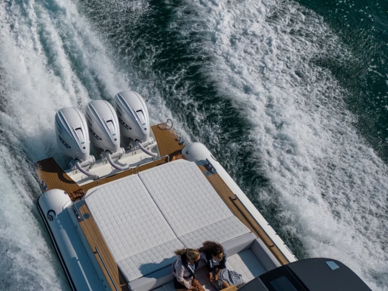 Charter a Capelli Tempest 44 in Marine de Sant'Ambrogio on Samboat