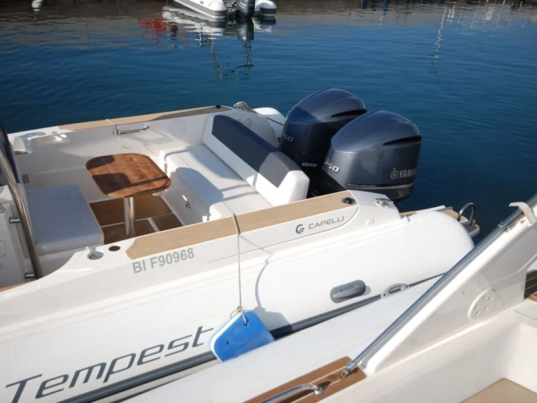 Hire RIB with or without skipper Capelli Marine de Sant'Ambrogio