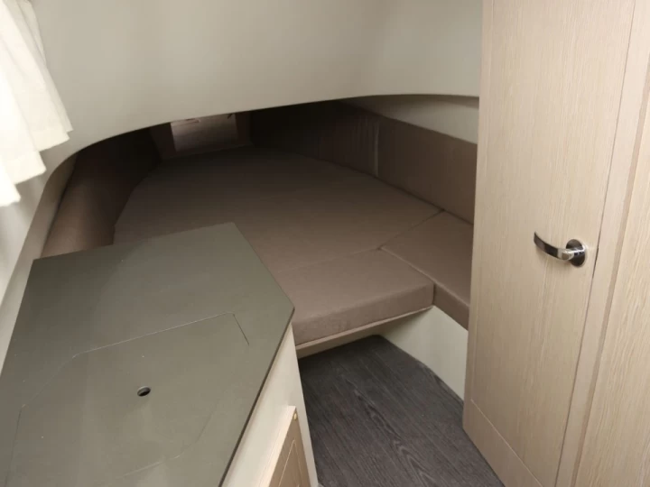 Hire RIB Capelli with a boat licence