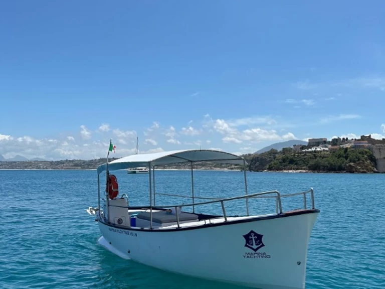 Yacht hire Castellammare del Golfo cheap Gozzo