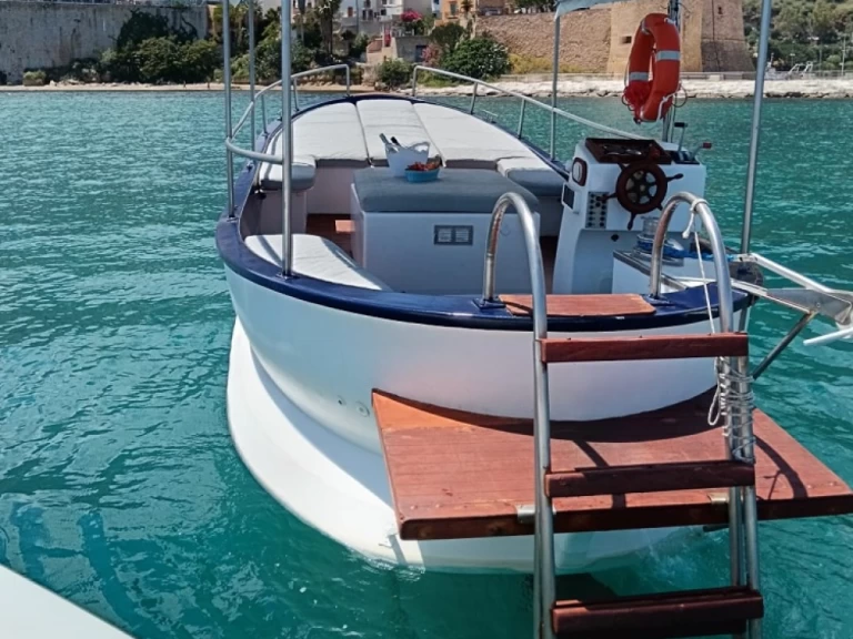 Motorboat hire in Castellammare del Golfo - Gozzo Gozzo
