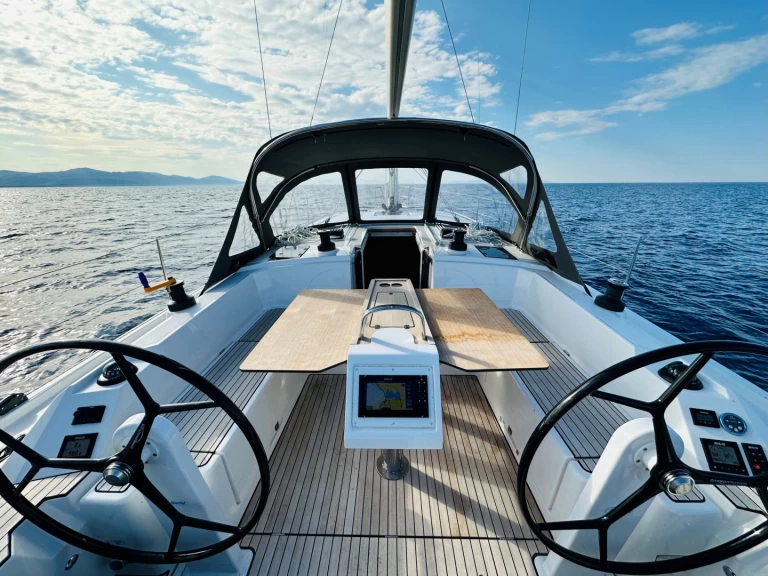 Hire a Bavaria Bavaria C42 Sami
