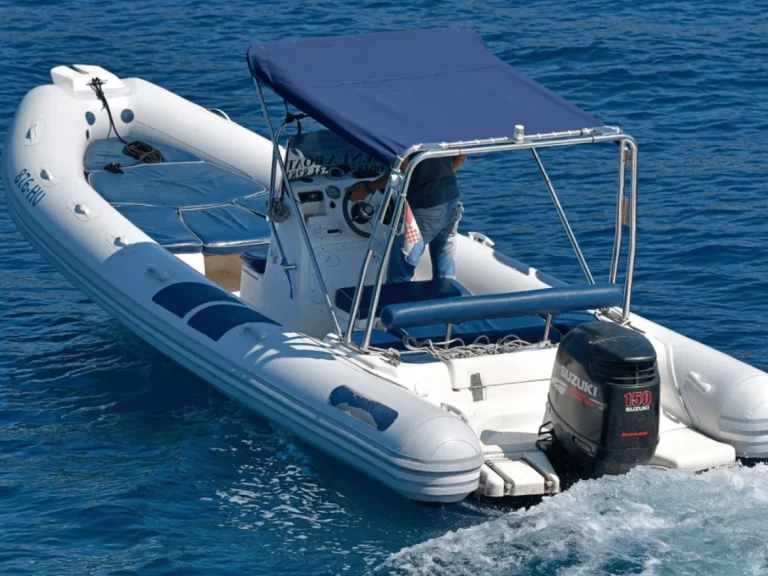 RIB hire in Hvar - Mariner Mariner 690