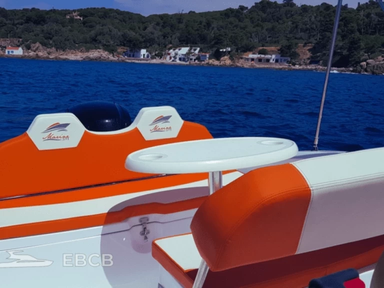 Charter a V2 BOATS 5.0 SPORT in Platja d'Aro on Samboat