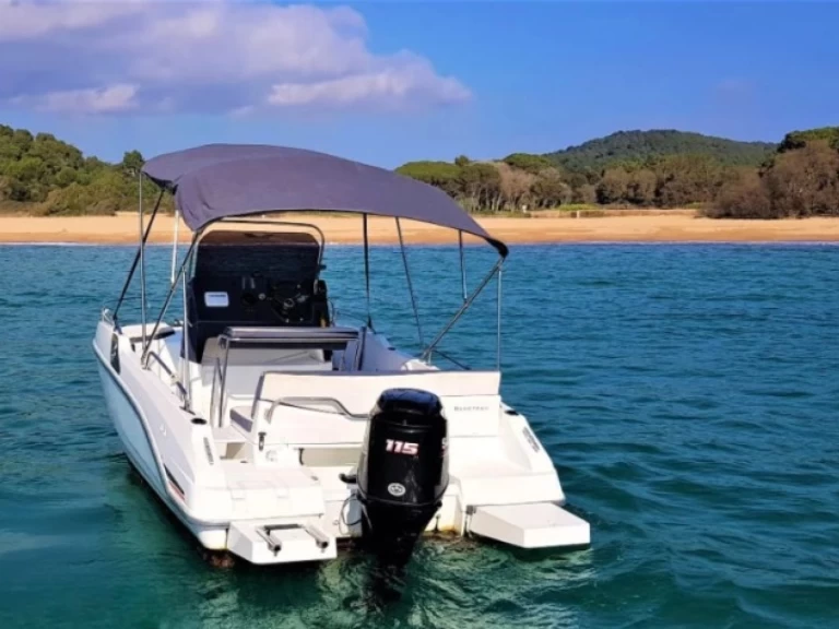 Bénéteau  Flyer Spacedeck charter bareboat or skippered in  Palamós