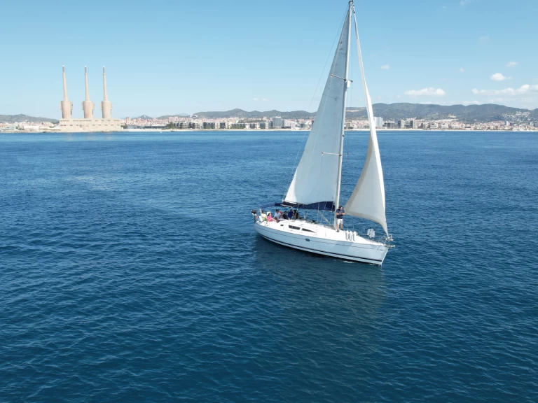 Hire Sailboat with or without skipper Jeanneau Barcelona