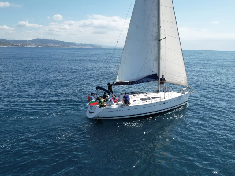 Sailboat hire in Barcelona - Jeanneau Sun Odyssey 40