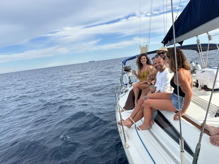 Sailboat to hire Barcelona at the best price